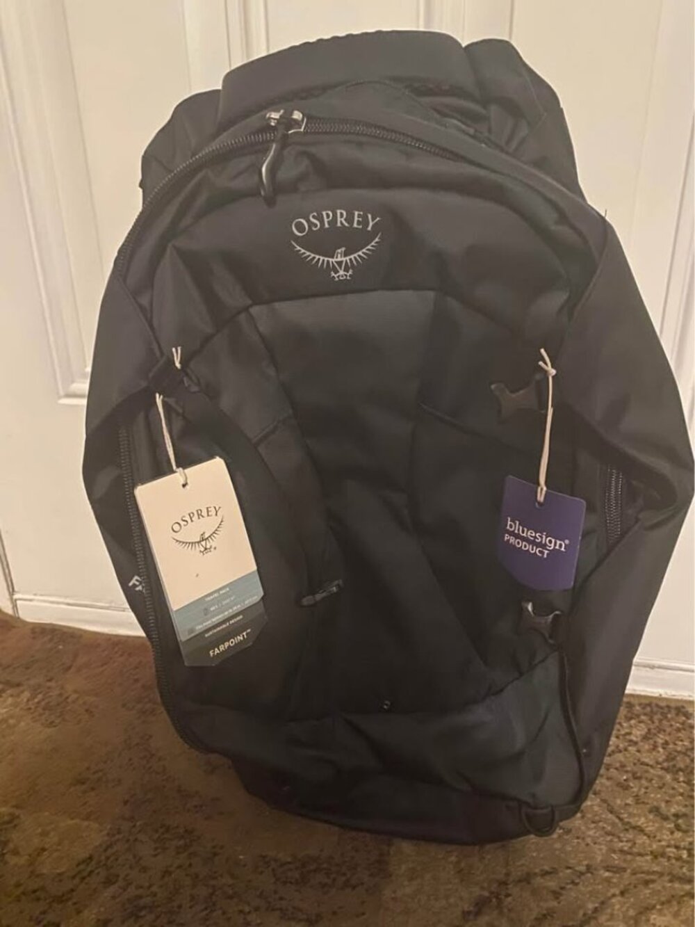 NWT Osprey Men's Farpoint 40L Backpack BLACK - Picture 2 of 3